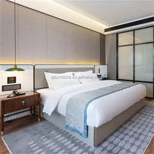 Fabricant de mobilier hôtelier 3 étoiles, ensemble de lit commercial sur mesure pour chambre à coucher, base de lit plateforme avec tête de lit capitonnée et tables de chevet - Product Image 3