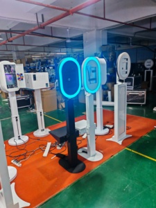 2024 Nieuwe Ovale <span class=keywords><strong>iPad</strong></span> Fotohokje Bruiloft Feest Draagbare Spiegel Verstelbare 360° Rotatie Afstandsbediening Vluchtkoffer RGB Verlichting - Product Image 2