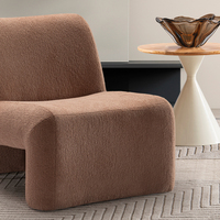 Fauteuil pivotant de luxe européen moderne en tissu durable et bois de chêne pour hall, salon, hôtels, appartements, villas, centres commerciaux, ateliers, entrepôts