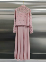 Ensemble 2 pièces élégant pour femme 2026 : Manteau à col rond et manches longues orné de perles, et robe longue sans manches coupe trapèze
