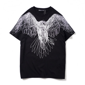 Camiseta Negra para Hombre con Estampado de Alas Blancas, Manga Corta, Cuello Redondo, Corte Casual - Product Image 1