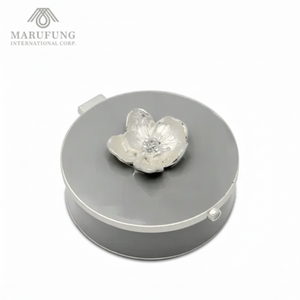 กล่องโลหะปักเครื่องประดับทรงกลม - Product Image 1