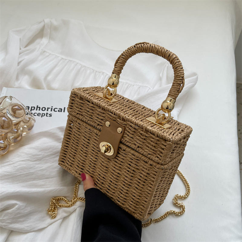 สีน้ำตาล