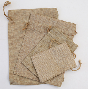Sac de rangement en chanvre pour petits cadeaux, personnalisable avec logo, pochette à cordon en jute et toile de jute, vente en gros - Product Image 6