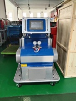 Machine de pulvérisation de mousse de polyurée et de polyuréthane industrielle haute pression V6T pour camions et piscines