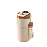 Tasse à café réutilisable en acier inoxydable de 450ml affichage de la température avec couvercle sangle tasse de voyage anti-déversement pour le travail de bureau utilisation en salle de sport