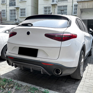 Alerón Trasero Amp-Z para Alfa Romeo Stelvio 2017+ en Negro Mate con Textura de Fibra de Carbono Estilo Tuning - Product Image 2