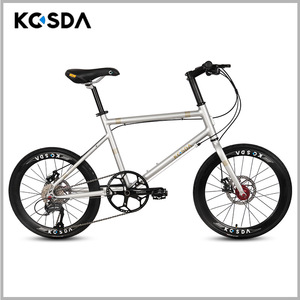 Vélo de <span class=keywords><strong>route</strong></span> KOSDA 22 pouces en alliage d'aluminium ultra-léger à 9 vitesses avec freins à double disque et <span class=keywords><strong>guidon</strong></span> <span class=keywords><strong>plat</strong></span> pour hommes et femmes - Product Image 5