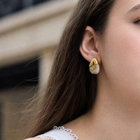 Boucles d'oreilles en résine et acier inoxydable, boucles d'oreilles haut de gamme de niche, manchettes d'oreille en forme de goutte d'eau en acier titane qui ne ternissent pas, boucles d'oreilles tendance