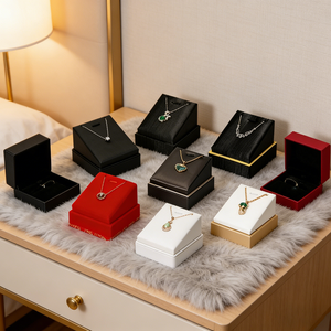 Expositor de Joyería Elegante Hecho a Mano de Alta Calidad Personalizado, Soporte para Exhibición de Collares - Product Image 5