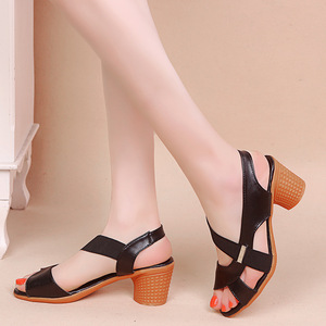 Sandales à talons hauts pour femmes en gros, sandales à bout ouvert en PU, tongs tendance pour <span class=keywords><strong>la</strong></span> saison estivale, chaussures pour maman - Product Image 5