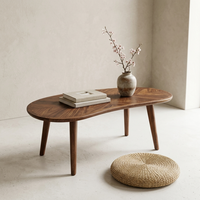 Plateforme à thé élégante et minimaliste en bois de noyer massif, forme irrégulière unique, plateau courbé lisse, support de salon avec rangement ouvert inférieur