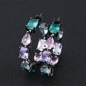 Bijoux de mode écologiques en laiton et cuivre plaqué or noir, zircon multicolore, boucles d'oreilles géométriques, cadeau unisexe - Product Image 3