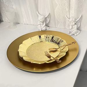 Placas de cargador doradas desechables de plástico para fiestas, placa de cargador acrílico de 13 pulgadas, decoración de boda - Product Image 2