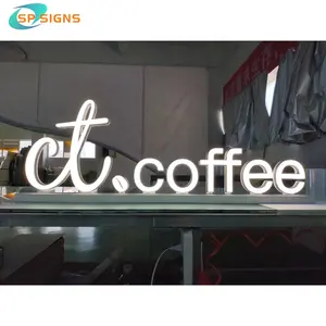 Panneaux de table personnalisés SP avec lumière led mobile, frontal en acrylique 3D et rétro-éclairage d'une enseigne qui s'allume sur une table, utilisés dans les chaînes de magasins