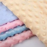Vente en gros d'usine en stock Tissu Ripstop 100% Polyester Velours Bulle Tissé Super Doux Minky à Pois pour Couverture Bébé