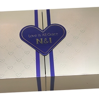 Boîte cadeau en papier argenté à double porte avec doublure en éponge, élégante et imprimée, pour crème pour le visage et coffrets cadeaux sélectionnés