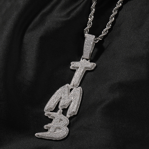 Pendentif <span class=keywords><strong>personnalisé</strong></span> UWIN avec initiale en lettres verticales CZ, pendentif en lettres brossées, bijoux personnalisés, MOQ 1 pièce, <span class=keywords><strong>collier</strong></span> avec pendentif - Product Image 3