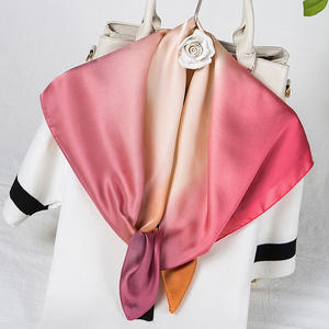 ลดกระหน่ำผ้าซาตินไล่ระดับสีของผู้หญิง70*70ซม. ผ้าพันคอลำลองผ้าพันคอผ้าไหมมียี่ห้อหรูหรามี4สี - Product Image 2