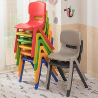 Chaises d'étude empilables populaires pour enfants, chaises en plastique colorées pour bébés, idéales pour la maternelle et l'école (vente en gros)