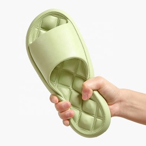 OEM personalizzato Logo pantofole per interni per le <span class=keywords><strong>donne</strong></span> <span class=keywords><strong>e</strong></span> gli uomini di alta qualità infradito con il nome del marchio stile originale pantofole da esterno - Product Image 4