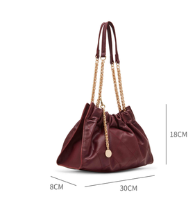 Sac à bandoulière plissé en cuir PU souple, nouveau sac décontracté, avec pendentif en métal, sac à bandoulière avec étiquette, sac pour femme - Product Image 3