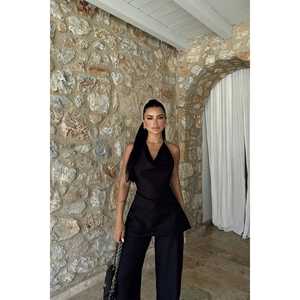 Conjunto de Traje Negro Básico para Mujer - Product Image 3