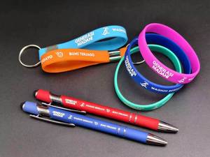 <b>Custom</b> Logo Silicone Wristband Keychain Customized Durable Rubber Silicon Loop <b>Key</b> Holder Keyring - Product Image 5