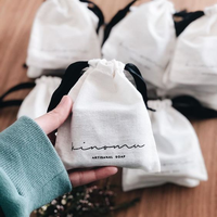 Pochette d'emballage cadeau blanche imprimée personnalisée pour bijoux Sac à cordon en coton et lin Sac de petites pochettes à cordon