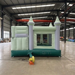 Petit château gonflable rose pour jeux d'enfants, idéal pour la location de fêtes et mariages - Product Image 3
