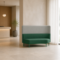 Ensemble de canapés incurvés à dossier haut pour l'intimité, mobilier confortable en tissu pour cafés et restaurants avec accents métalliques pour appartements