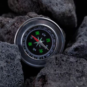 Boussole de poche en acier inoxydable avec cadran à aiguilles, type montre-bracelet, accessoires portables pour le camping et les activités de plein air, vente en gros - Product Image 1