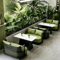 Fauteuil lounge en maille tissée respirante avec table d'appoint ronde en marbre et coussin vert sauge – Mobilier de café – Vente en gros aux États-Unis