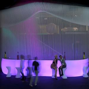 Mesa de Bar Modular Iluminada con LED y Control Remoto Inalámbrico, Diseño Moderno para Discotecas, Hoteles y Eventos, Ideal para Salones de Mixología - Product Image 3