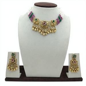 Ensemble collier ras-de-cou traditionnel plaqué argent avec perles multicolores, pierres rouges et vertes, pendentifs pièces de monnaie et boucles d'oreilles assorties, bijoux ethniques - Product Image 3