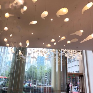 زخرفة فنية للزجاج السمكة الطائرة ، هندسة مخصصة لردهة الفندق ، الحلي - Product Image 2