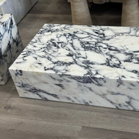 Table basse carrée moderne en marbre Calacatta Viola massif, style français, pour salon de villa, ameublement intérieur complet.