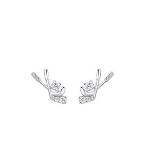 Boucles d'oreilles personnalisables en argent sterling S925 avec zircon cubique taille ronde en forme de batte de baseball – Cadeau créatif pour femme - Product Image 1