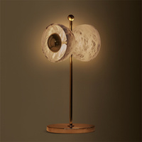 Lampe de table en laiton demi-sphère en albâtre artisanal de luxe, motif papillon, éclairage décoratif personnalisé pour hôtel, villa, chambre, restaurant