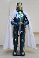Toledo Combat Corps complet Armure médiévale Fait à la main Plus Size Knight Suit of Templar Replica avec fermeture à col en V