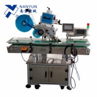 Machine d'étiquetage automatique de précision à grande vitesse NY-817 pour bouteilles, boîtes en aluminium, plateaux et surfaces planes avec imprimante de date PLC