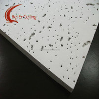 Carreaux de plafond décoratifs Panneau de plafond en fibre minérale pour système de suspension