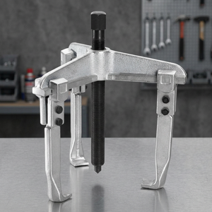 Extractor de Engranajes FERVI de 3 Garras, Capacidad de 200 mm, 4 kg, para una Extracción Fácil de Fijaciones, Herramienta Duradera y Versátil - Product Image 2