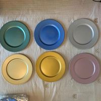 Assiettes de présentation dorées en plastique en gros pour mariages, hôtels et fêtes – Assiettes décoratives pour dîners de mariage