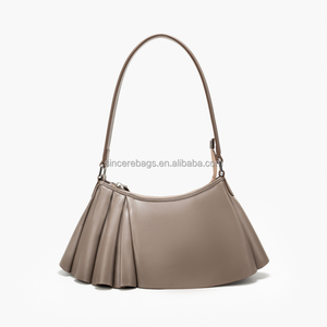 Nouveau Sac à Bandoulière Pliable Nuage Tendance pour Femme en Cuir PU avec Chaîne, Texture Haut de Gamme, Luxe - Product Image 1