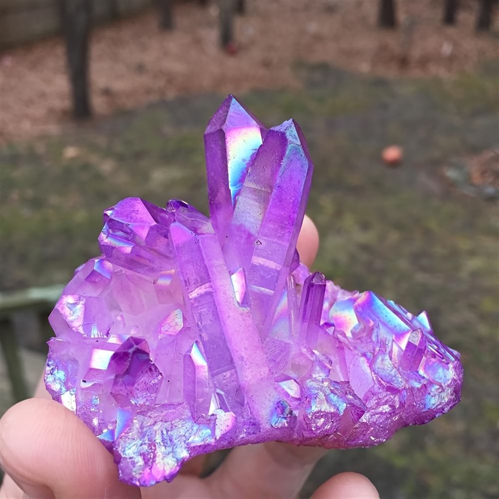 กลุ่มผลึกสีม่วง