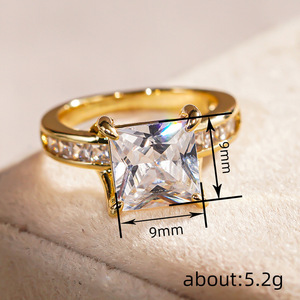 Anello Elegante a Quattro Punte di Forma Quadrata per Donne - Product Image 4