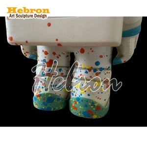 Statua di <span class=keywords><strong>Paperino</strong></span> in Resina Cromata Personalizzata, Scultura in Vetroresina Dipinta a Mano per Decorazioni Natalizie e di Halloween - Product Image 3
