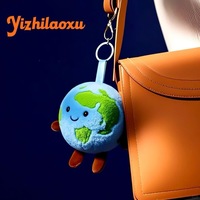 UYEAH Porte-clés en peluche en forme de globe terrestre de dessin animé, jouet doux écologique, pendentif personnalisé planète Terre, cadeau pour enfants