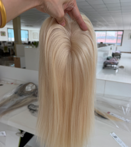 Prêt à expédier : Complément capillaire en soie à clipser pour femme, en <span class=keywords><strong>cheveux</strong></span> naturels, pour <span class=keywords><strong>cheveux</strong></span> clairsemés, effet simulation du cuir chevelu # 60 Couleurs blondes - Product Image 4